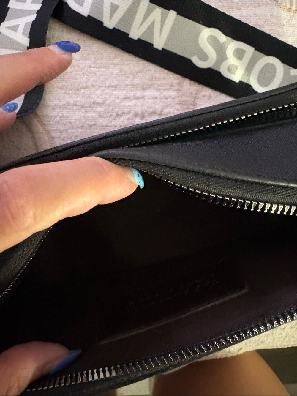 Marc Jacobs Black Saffiano Camera Crossbody with Logo Strap - Picture 6 of 7